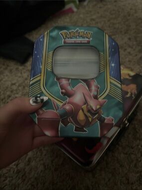 Pokémon TCG volcaninion Green Metal Card Tin + bulk cards, holos/rev and c/uc